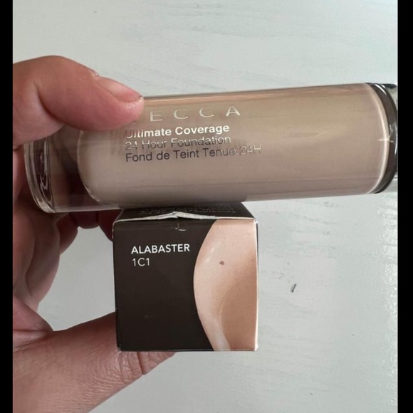 SOLD -Becca foundation, Joise Maran foundation and Laura Mercier Highlighter - Picture 3 of 9